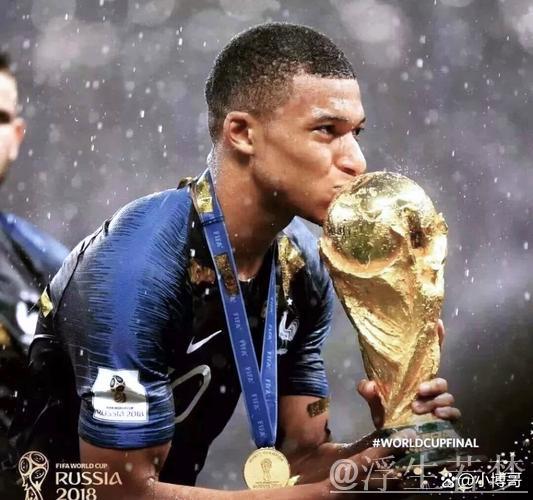 姆巴佩闪耀皇马!26岁射手荣膺赛季最佳:55场41球问鼎五大联赛头名 姆巴佩闪耀皇马!26岁射手荣膺赛季最佳:55场41球问鼎五大联赛头名